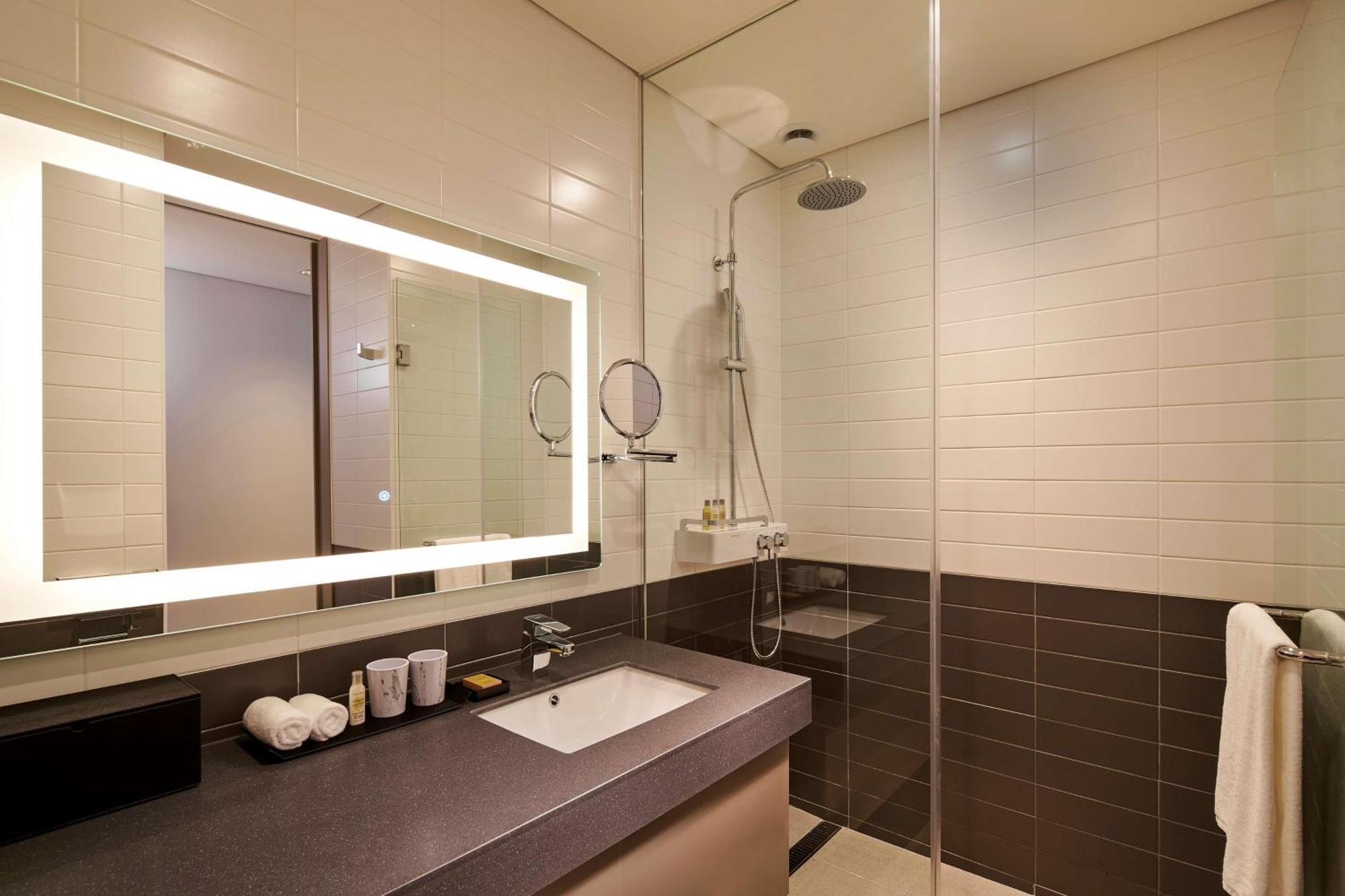 Hilton Garden Inn Seoul Gangnam Exteriör bild