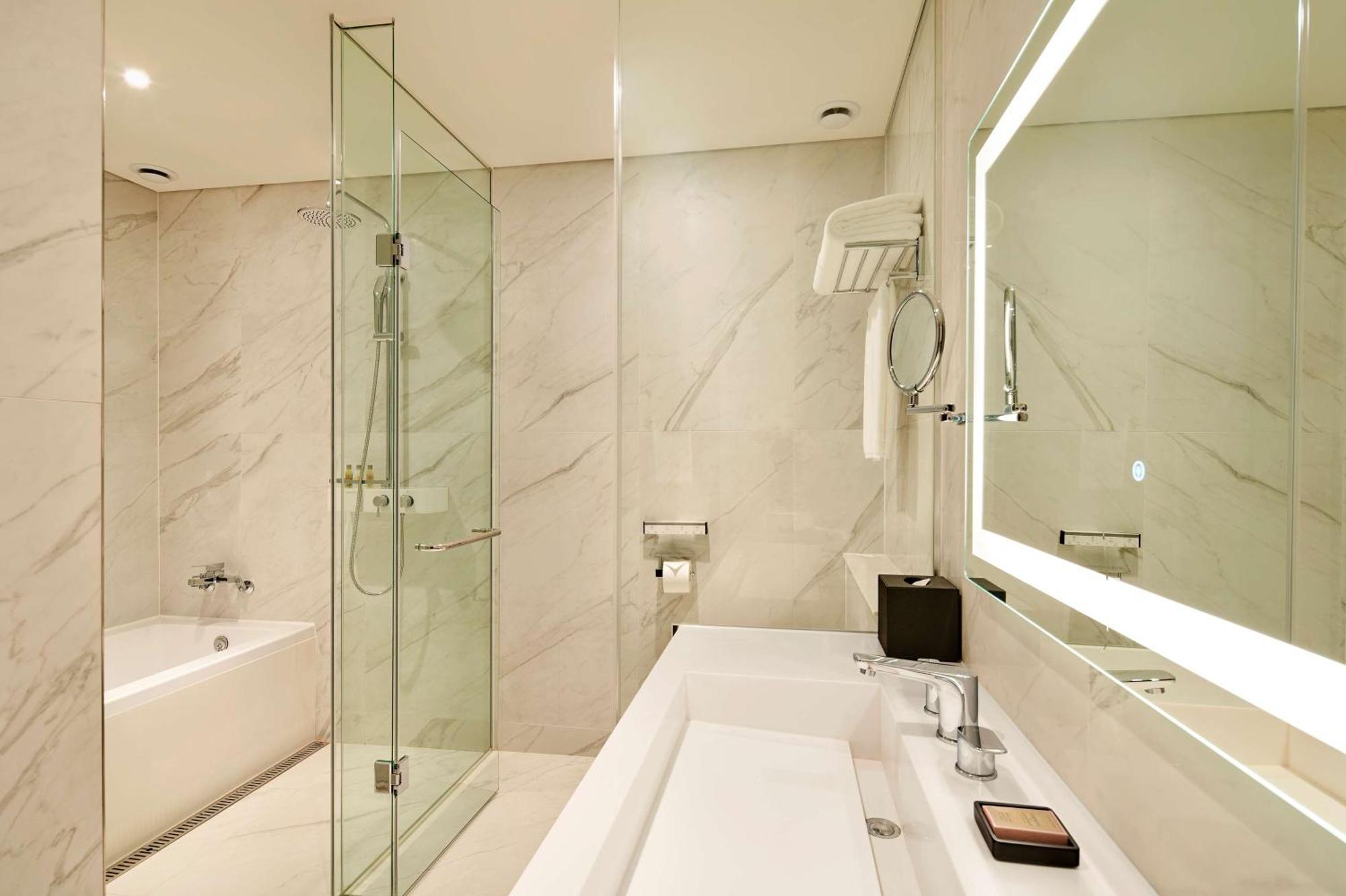 Hilton Garden Inn Seoul Gangnam Exteriör bild