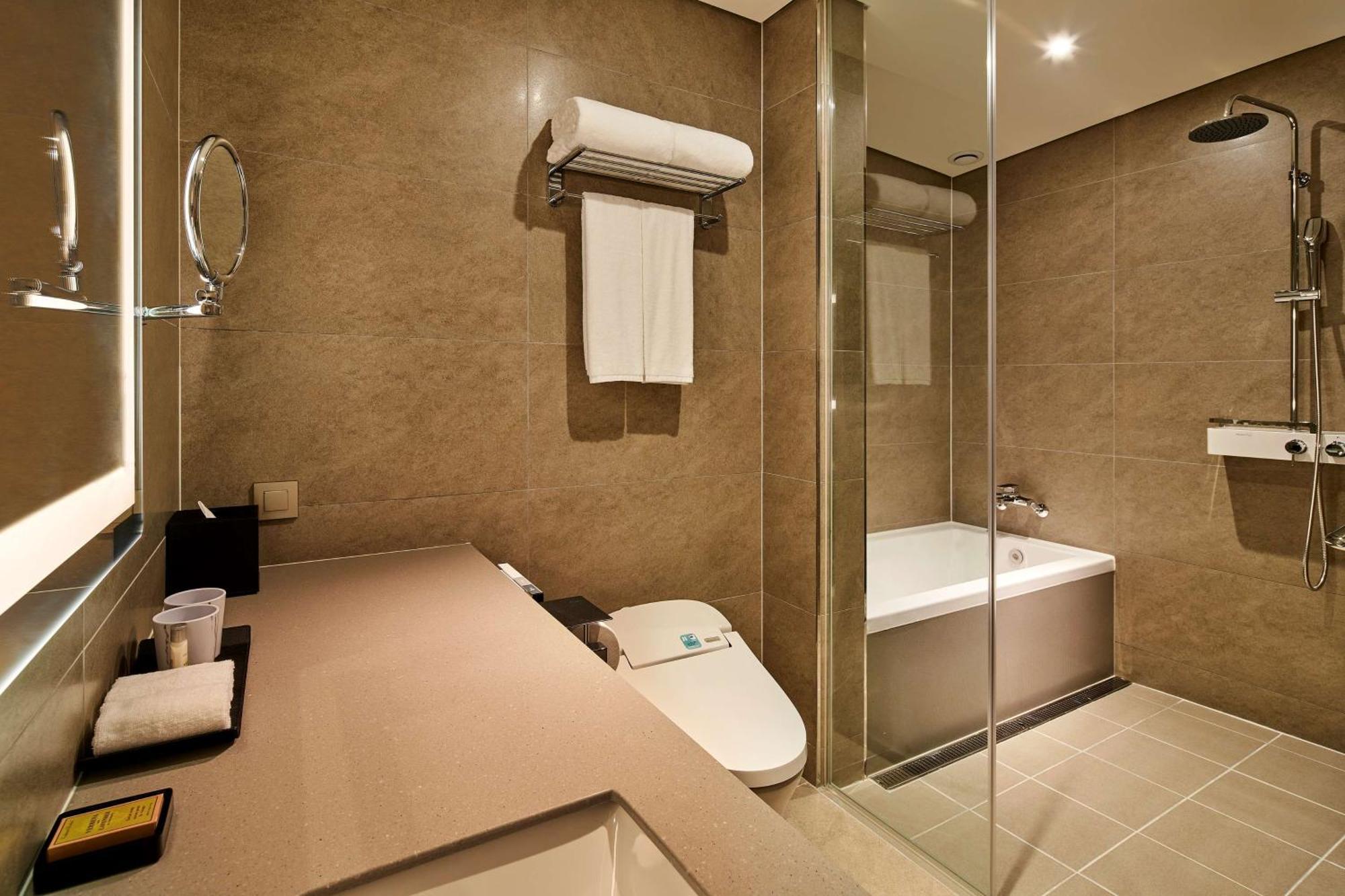 Hilton Garden Inn Seoul Gangnam Exteriör bild