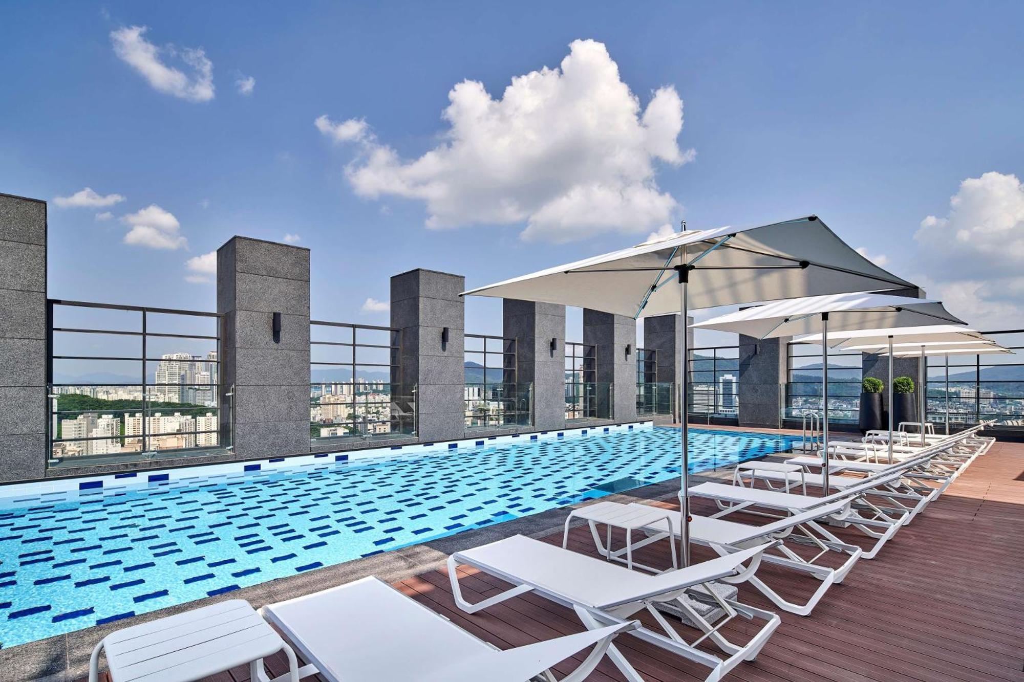 Hilton Garden Inn Seoul Gangnam Exteriör bild